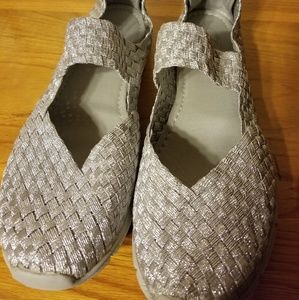 Super comfortable fabric shoes